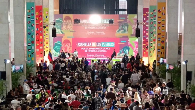Manifiesto de la Asamblea de los pueblos por la Paz como trinchera y la soberanía como canto. Caracas&nbsp;2025.